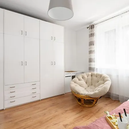 Apartament Spacious Family Promienista 1,5 Km To Hala Arena By Renters